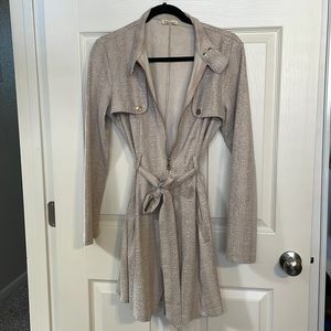 Gorgeous ivory snakeskin print lightweight jacket Size Lg Faux suede